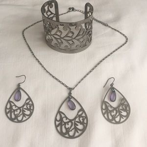 3 piece set.-necklace, earrings & bracelet.